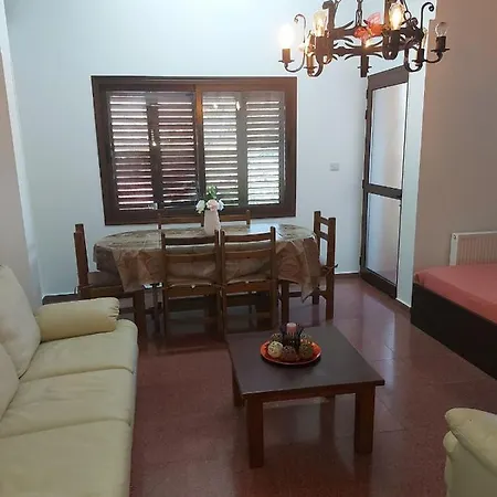 Tranquil Set In Natural Beauty! Holiday home Pera Pedi